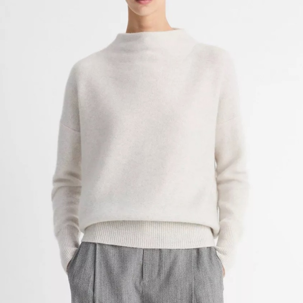 EUC Vince boiled cashmere funnel neck sweater in heather platinum size XXS
